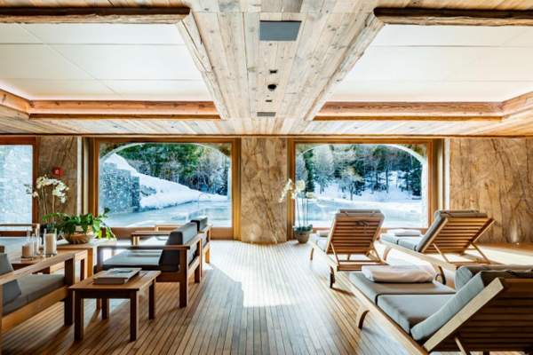 Immobilier de prestige dans les Alpes : Comment définir un chalet de luxe en 2021 ? 4 Spa Ultima Crans-Montana