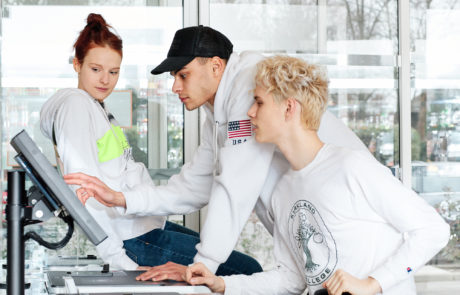 Bornes de check-in de Tabhotel à m3 HÔTEL FERNEY Bornes de check-in de Tabhotel à m3 HÔTEL FERNEY