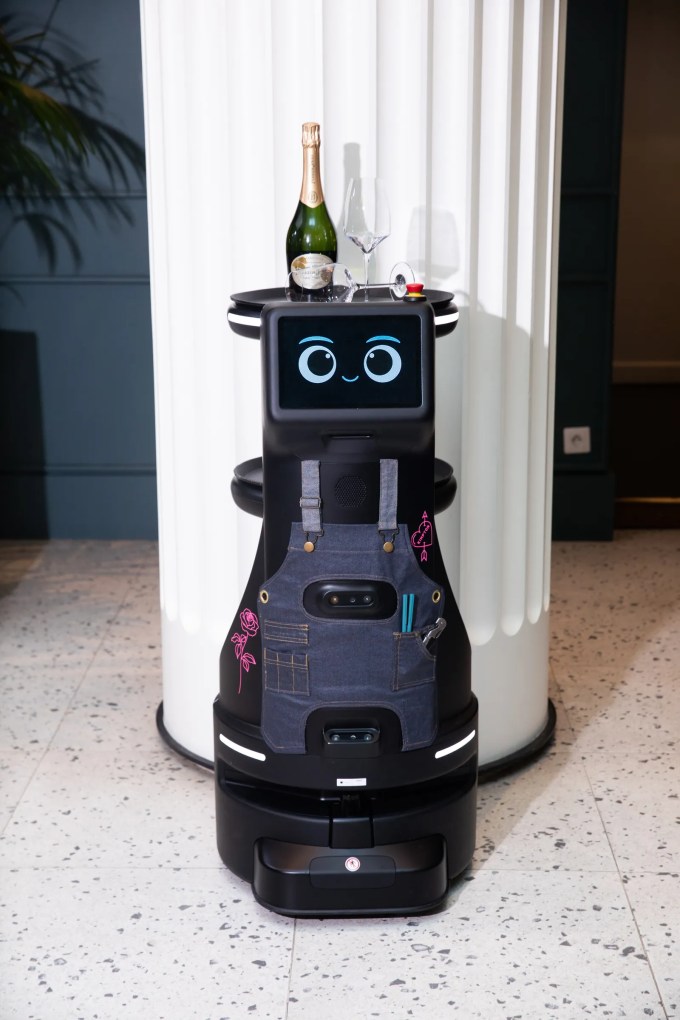 Le robot Bryan du Kimpton Saint Honor