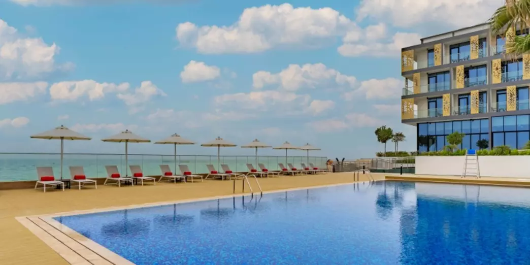 Rotana ouvre le Beach Bay Hotel – Mirfa, renforçant ainsi sa présence à Abu Dhabi