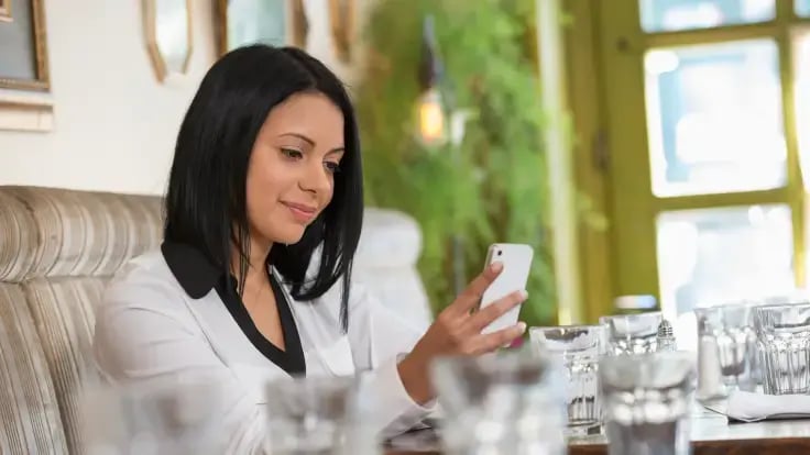 Comment l'assistant virtuel d'hôtel améliore-t-il l'expérience client