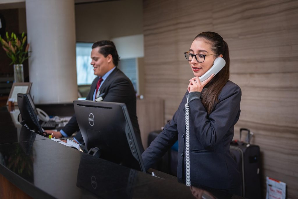 Avec l’acquisition de Sojern, RateGain ajoute la brique marketing à son offre IA pour le travel