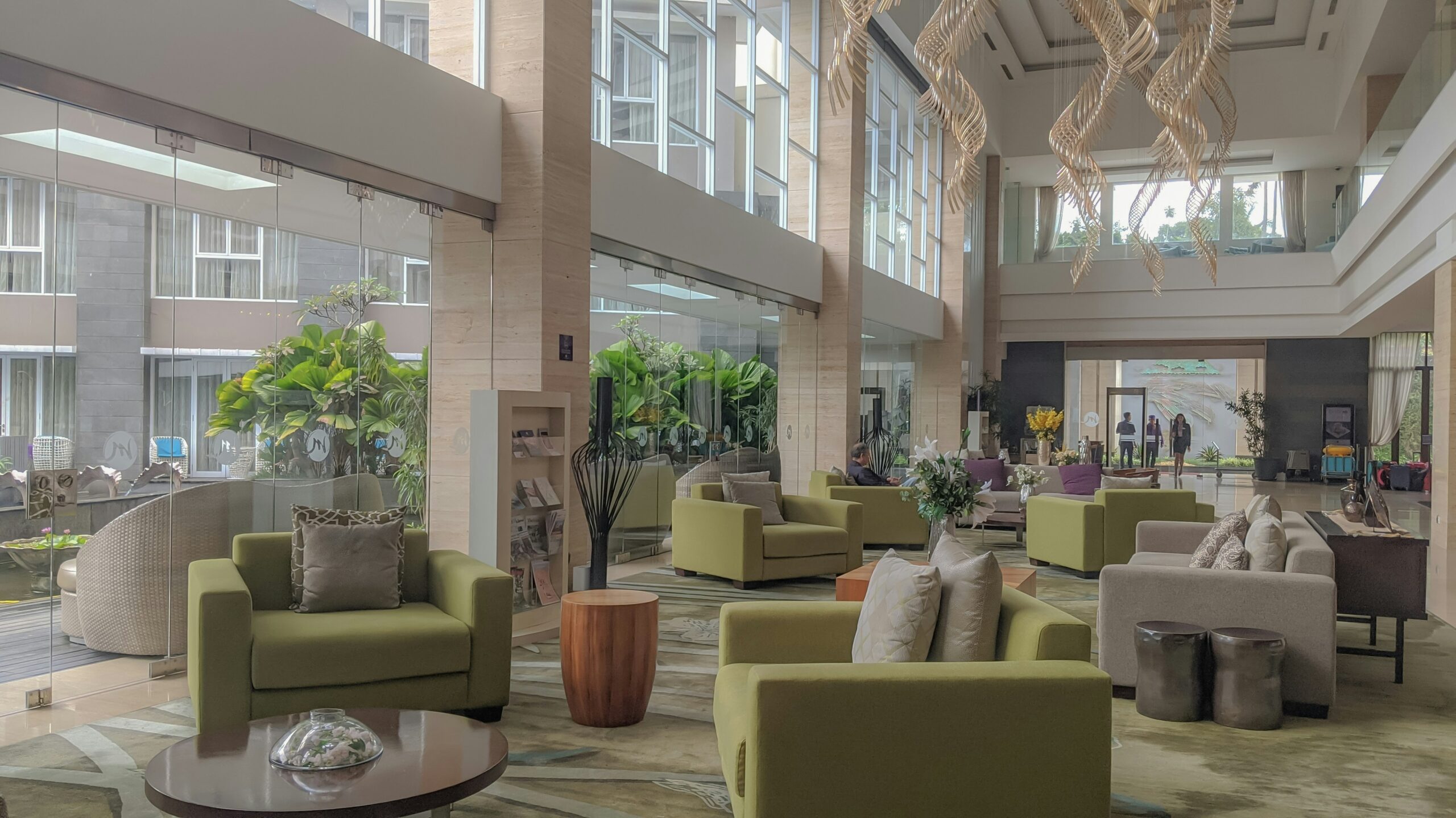 Accor vend ses parts dans Essendi à Blackstone et Colony pour jusqu'à 975 M€, renforçant sa stratégie asset-light.