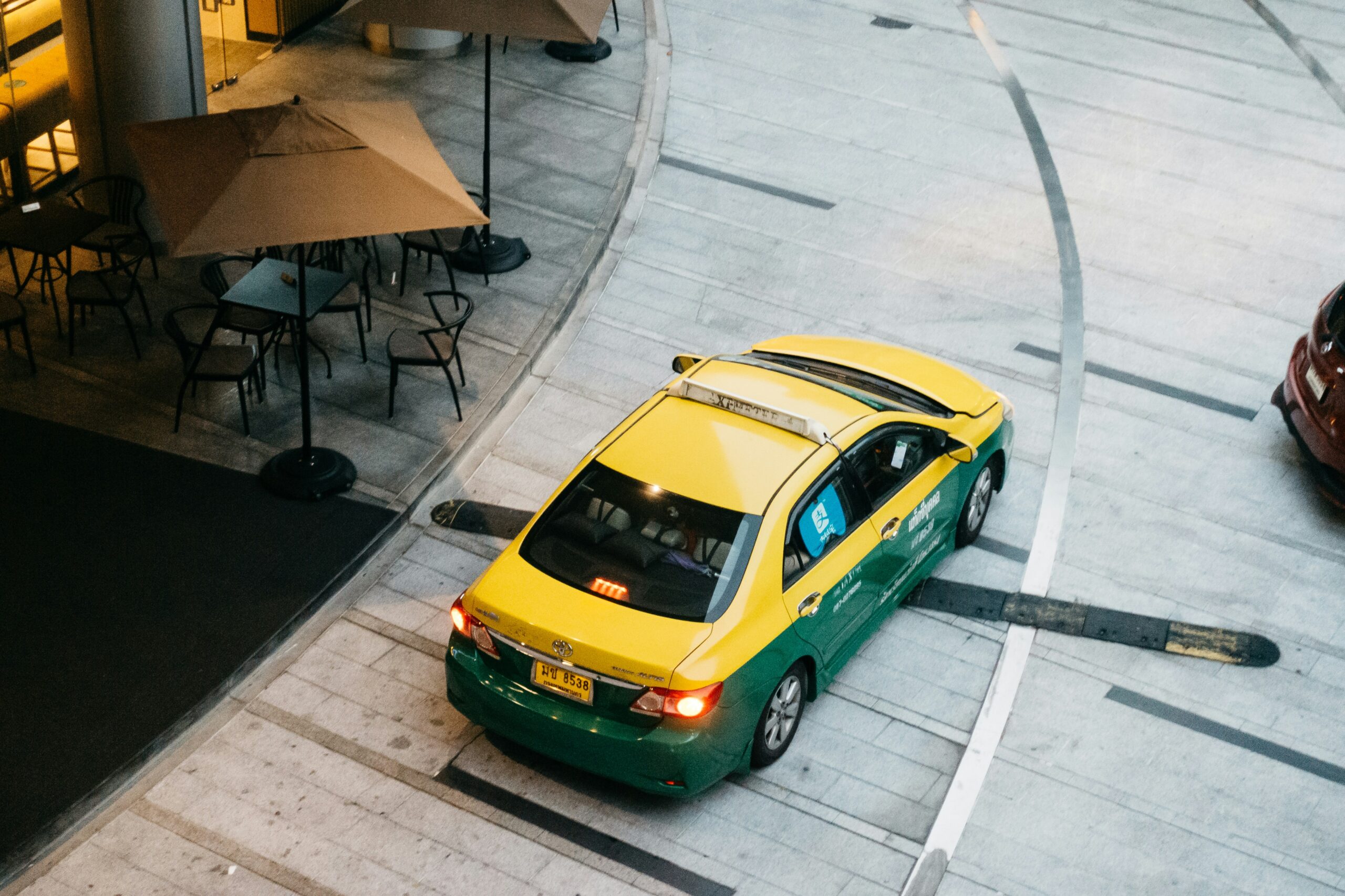WeRide Lance des Services de Robotaxi avec Uber à Dubaï et Ai.R avec Grab à Singapour