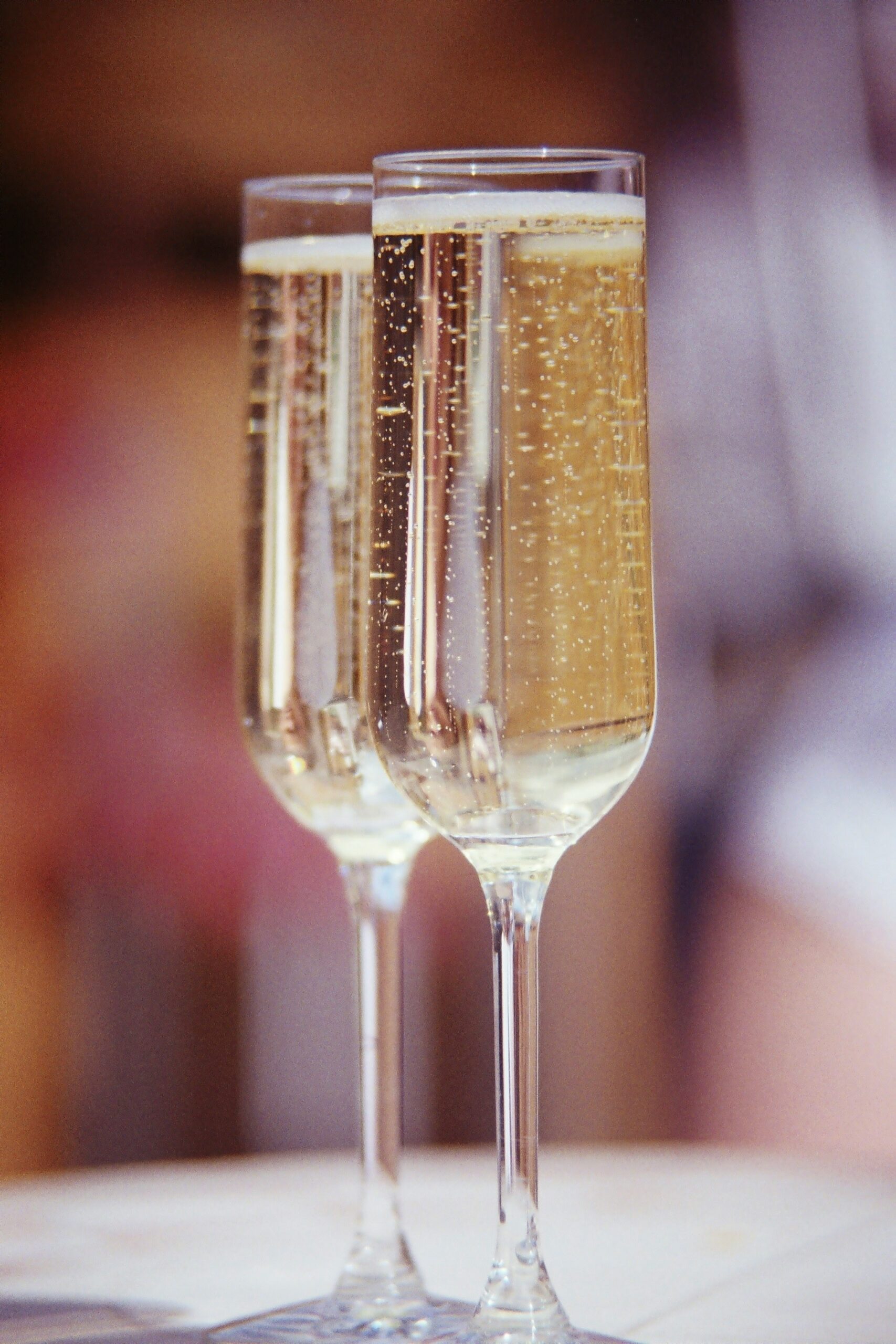 Henkell Freixenet acquiert Maison Pommery & Associés, alourdissant le secteur du champagne en crise économique.