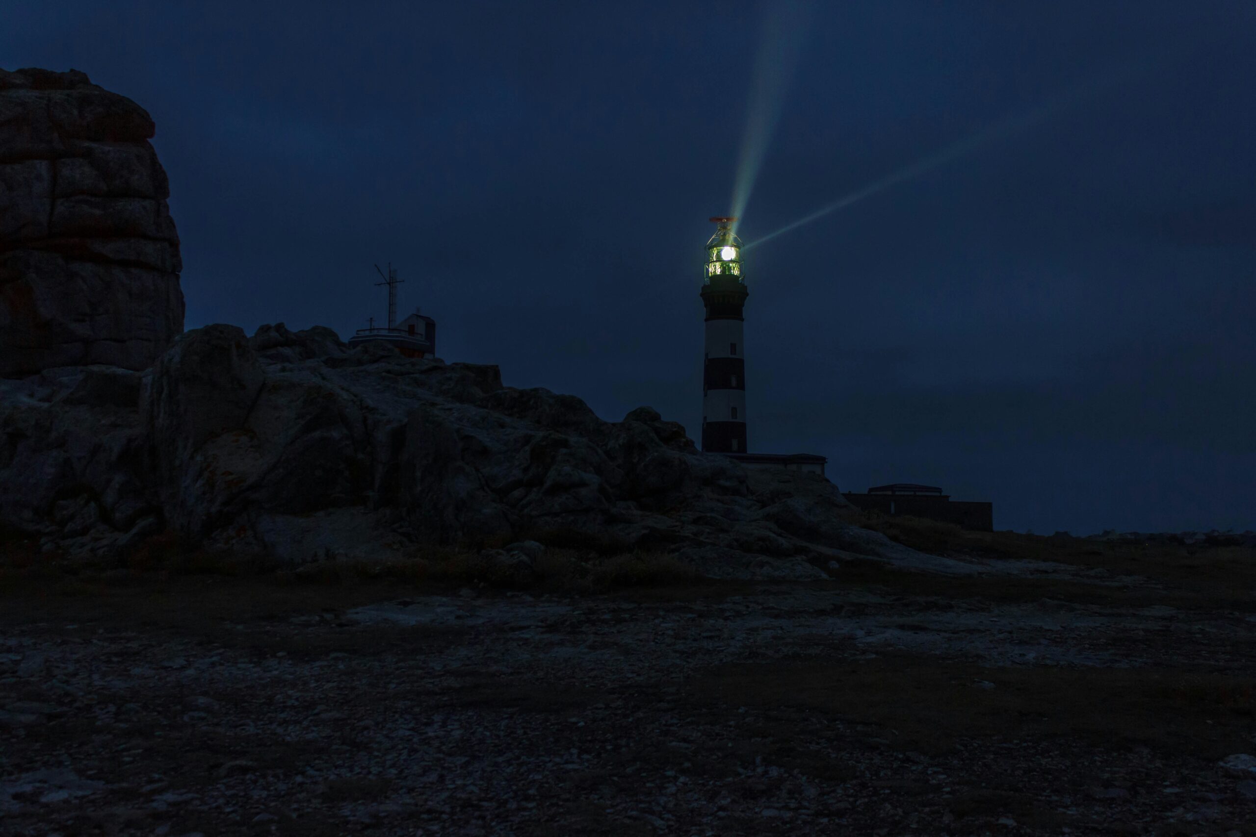 Lighthouse acquiert Hotelrank.ai pour améliorer la visibilité des hôtels sur les plateformes d'IA comme ChatGPT et Gemini.