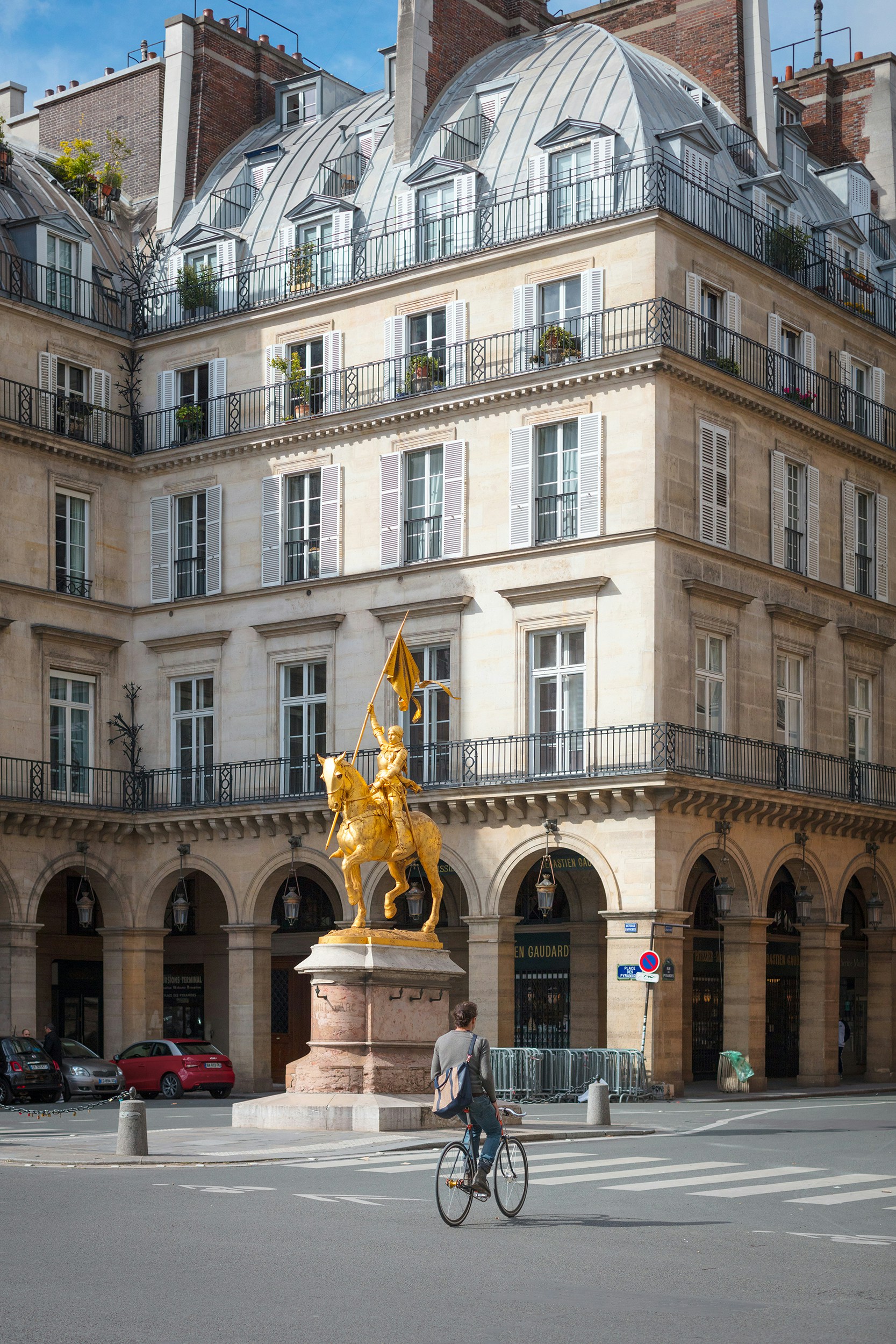 Le Ritz Paris lance le Premier Festival des Nuits étoilées les 13-15 juin avec Roxane Stojanov.