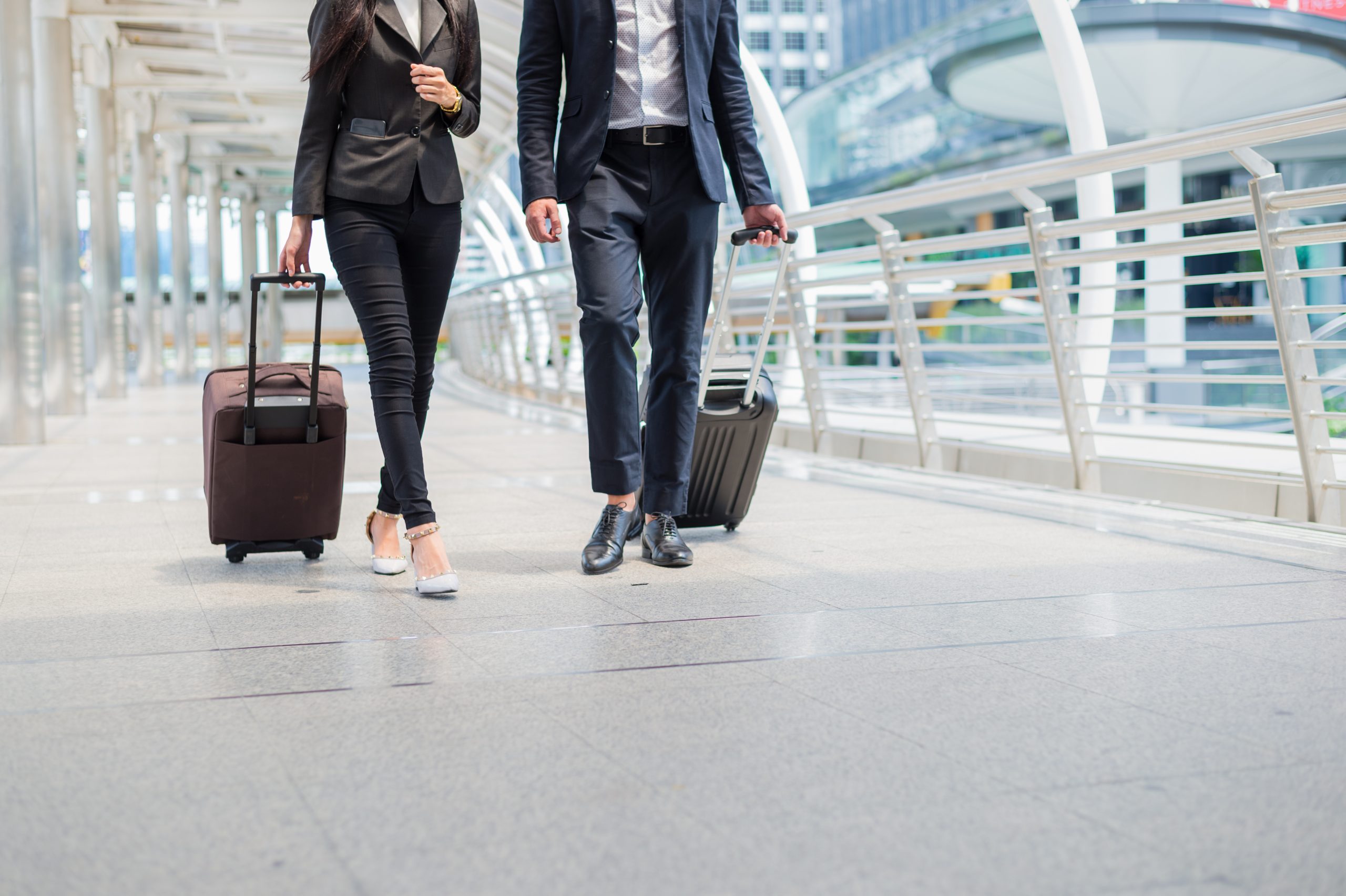 American Express GBT intègre Egencia AI dans Claude pour optimiser les réservations d'affaires via Google Chat et Microsoft Teams.