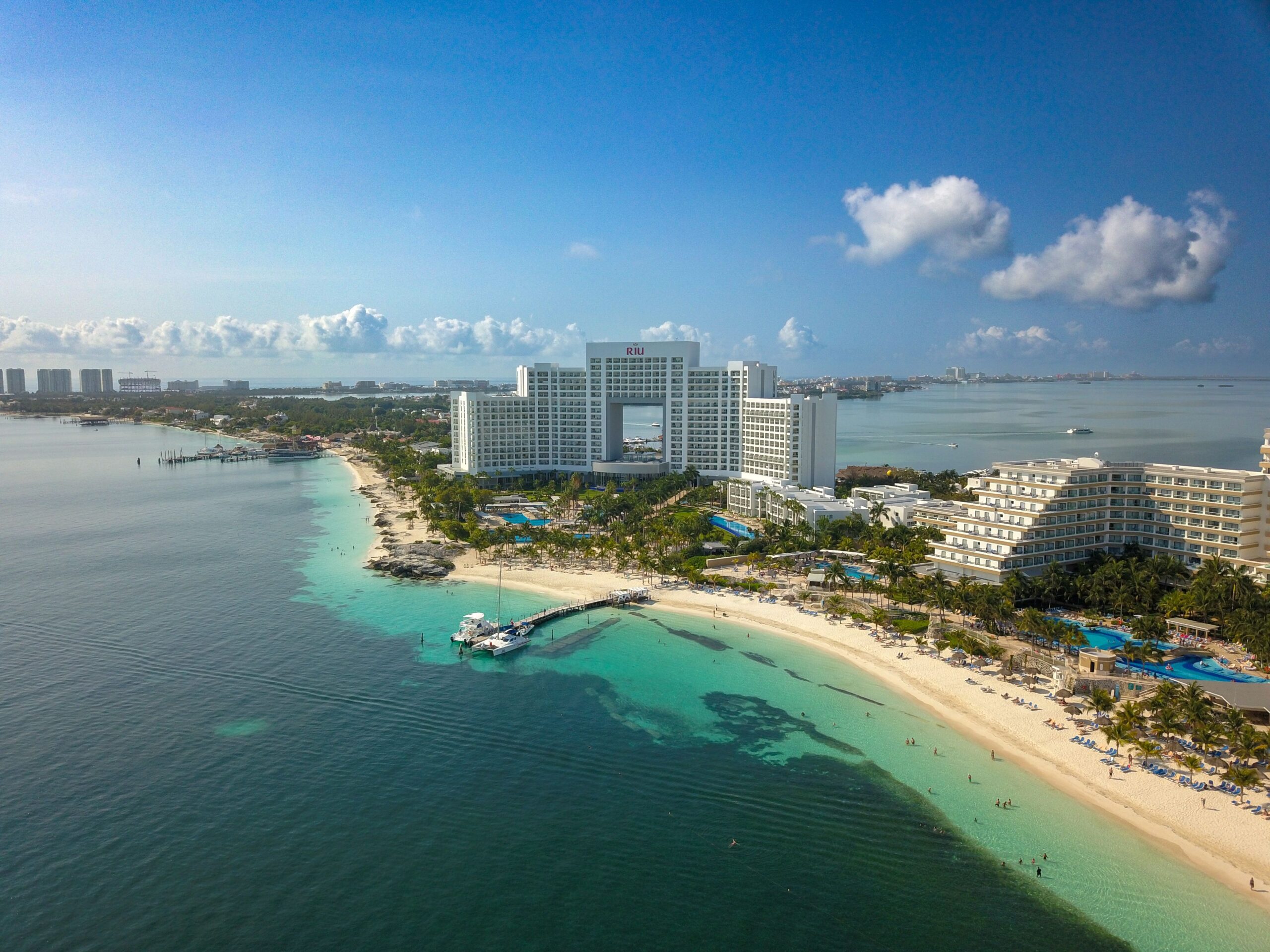 Cecilia Betancourt: L'équilibre entre technologie et lien humain renforce l'hospitalité au Hilton Garden Inn Cancun.