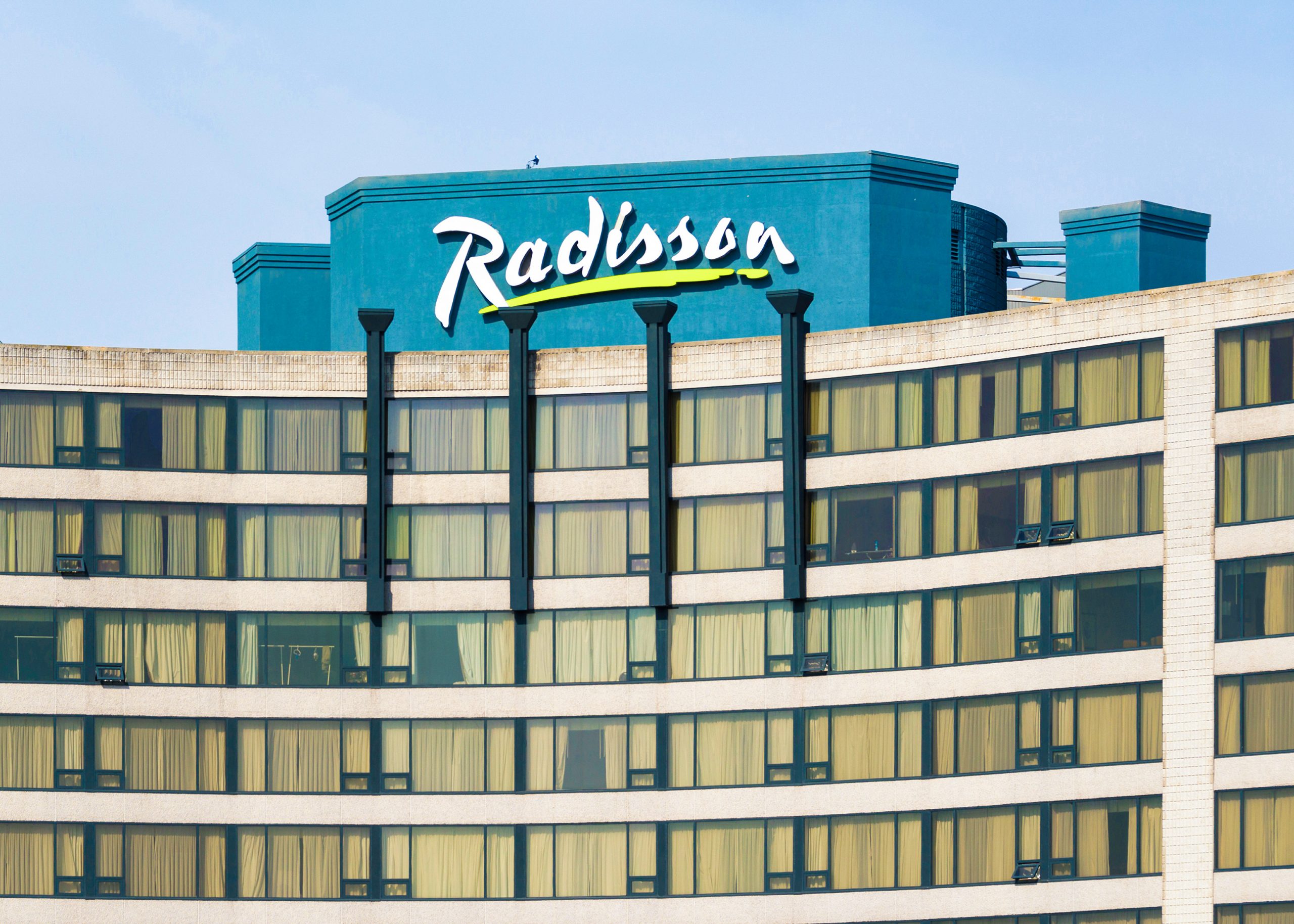 Radisson Hotel Group Lance "Long Stays", Offre Mondiale pour Séjours Prolongés avec Tarification Standardisée