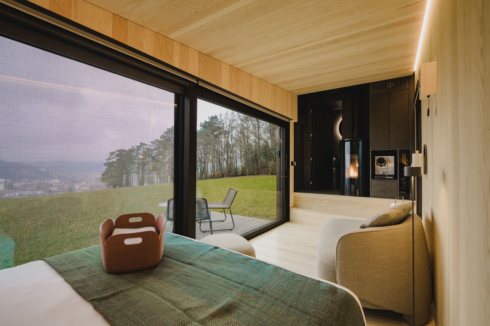 SNUUG, le concept suisse de « SupernatureHotel », dévoile sa plateforme digitale à l’occasion de son ouverture en 2026, en collaboration avec Influence Society