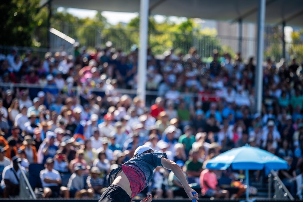 Expedia et PredictHQ : 4 millions de fans attirés par 18 événements sportifs aux États-Unis, générant 537 millions de dollars.