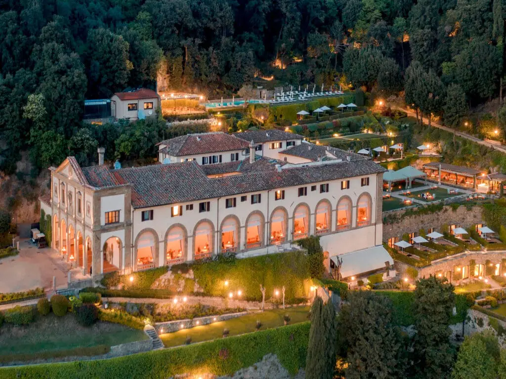 L'hôtel 5 étoiles Villa San Michele de Belmond, rénové, accueille les visiteurs près de Florence, Toscane.