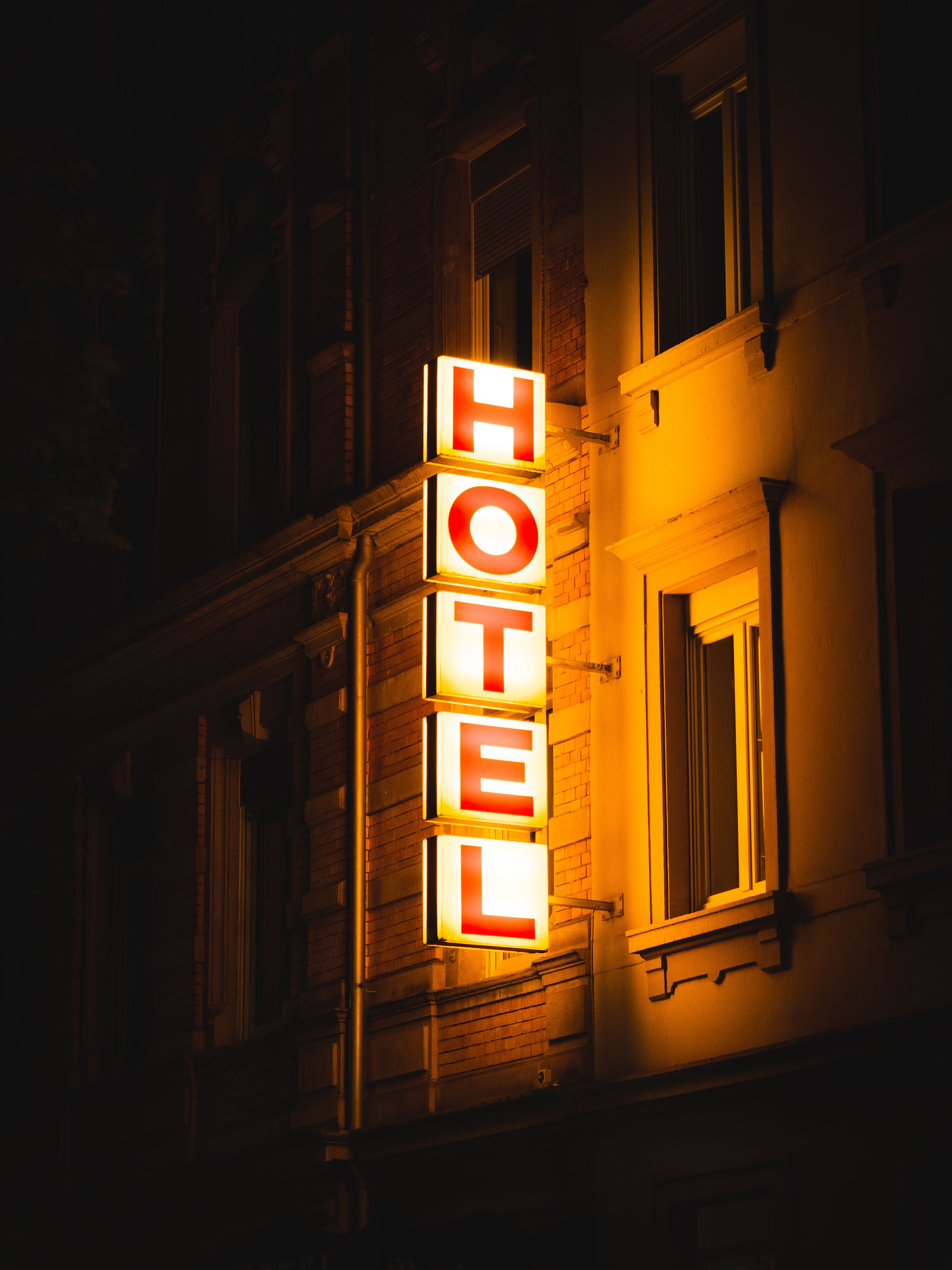 Les fondateurs d'Alfred Hotels redeviennent majoritaires, Braxton reste partenaire minoritaire après une surperformance financière.