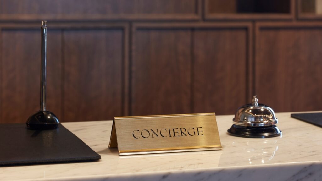 Accor déploie ALL Concierge, assistant IA pour voyageurs, après un million de conversations lors des tests.