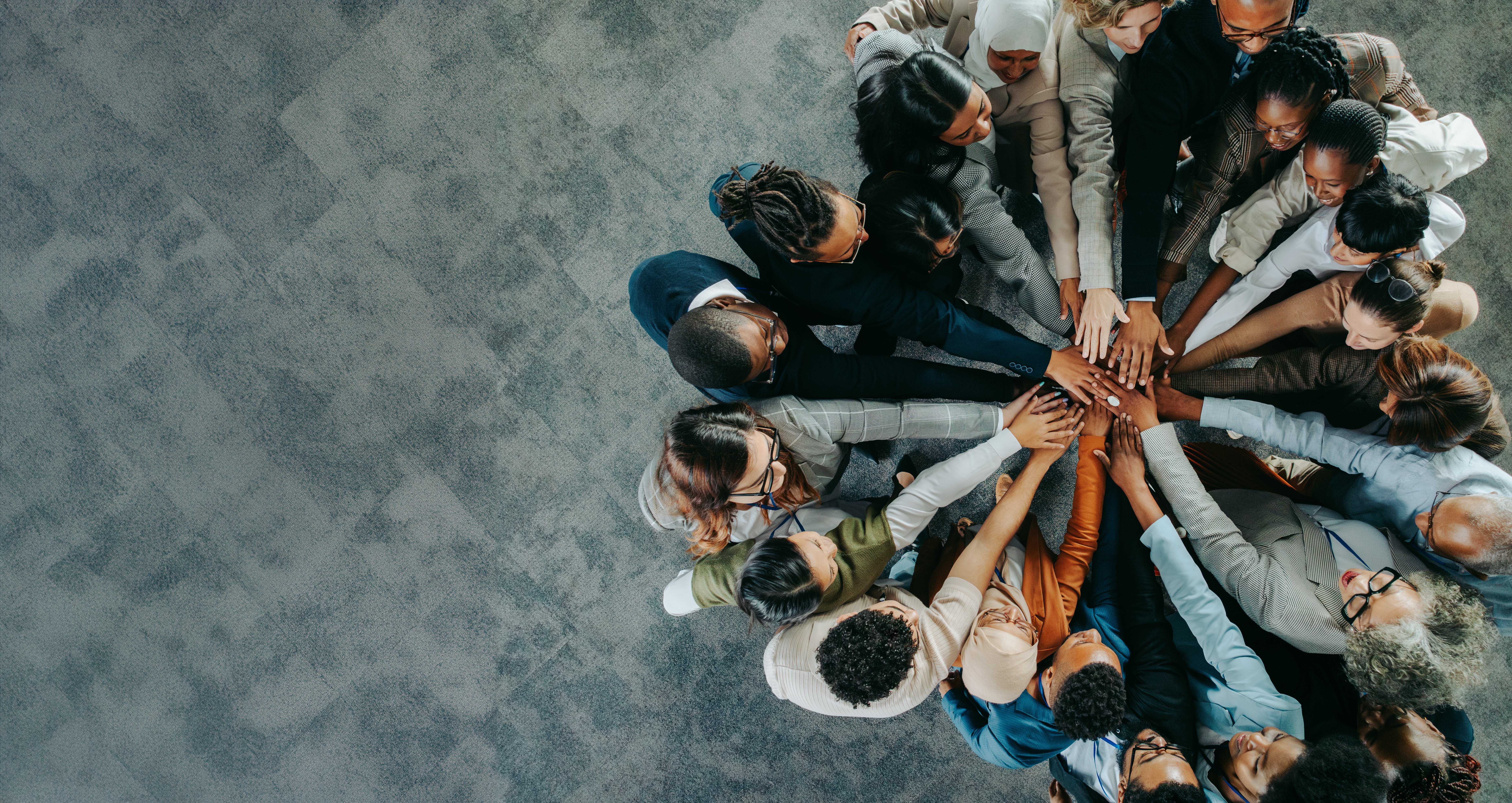 Les entreprises repensent le leadership en privilégiant un environnement collaboratif et sécurisé pour favoriser la performance.