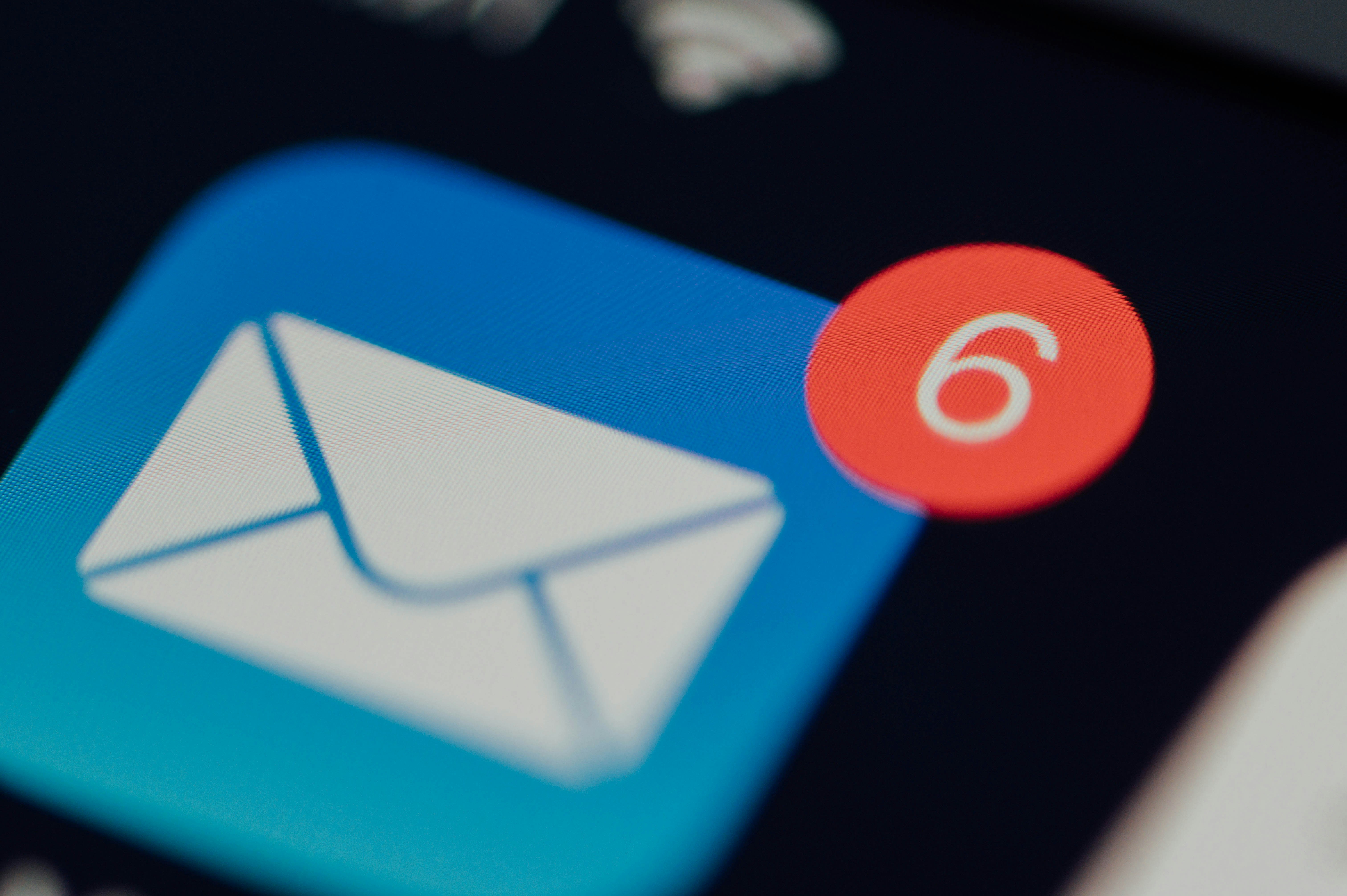 HiJiffy lance Email Copilot, une IA réduisant le temps de réponse aux emails dans l'hôtellerie de 5 jours à 1.