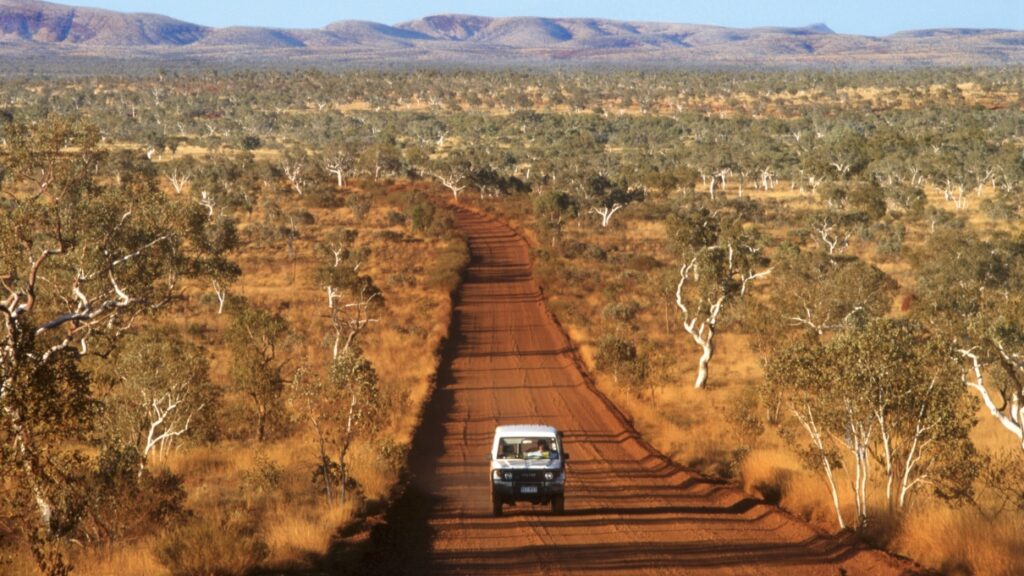 Journey Beyond finalise l'acquisition de 14 activités touristiques de Kelsian pour 161 millions AUD en Australie.